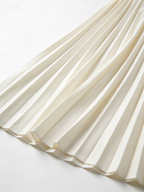 奶油白褶皱半裙